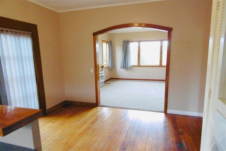 Photo of property in 292 Huatoki Street, Upper Vogeltown, New Plymouth, 4310