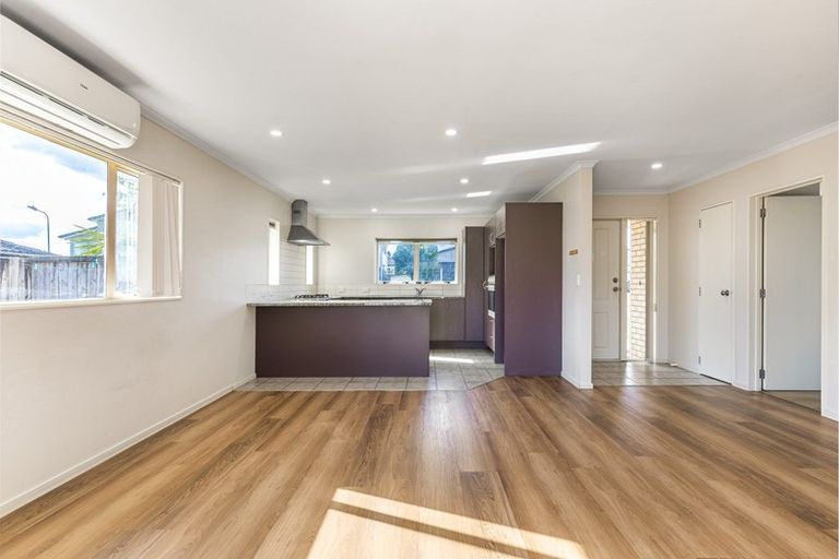 Photo of property in 3 Reefton Place, Flat Bush, Auckland, 2019