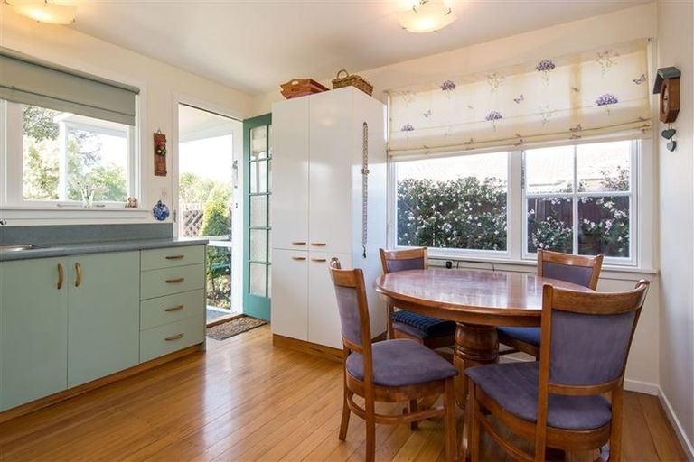 Photo of property in 2/202 Waimairi Road, Ilam, Christchurch, 8041