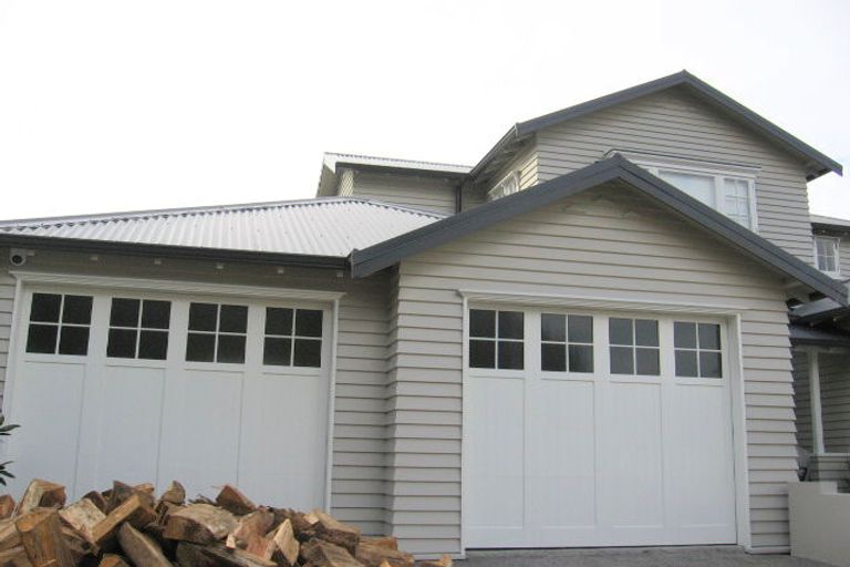 Photo of property in 2 Rawson Place, Seatoun, Wellington, 6022