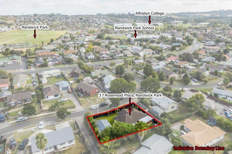 Photo of property in 37 Rosemead Place, Randwick Park, Auckland, 2105