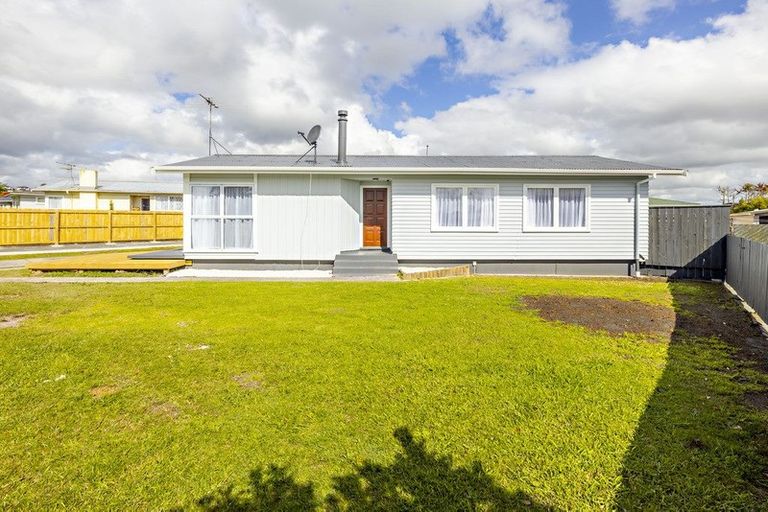 Photo of property in 24 President Avenue, Papakura, 2110