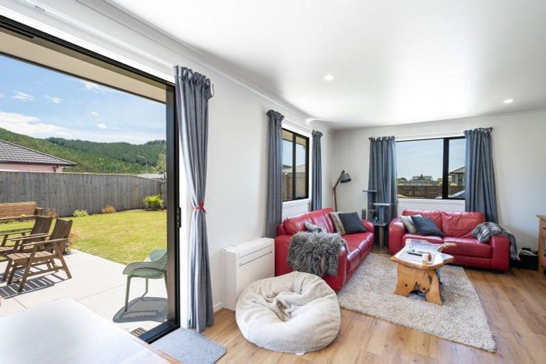 Photo of property in 44 George Fyfe Way, Wakefield, 7025