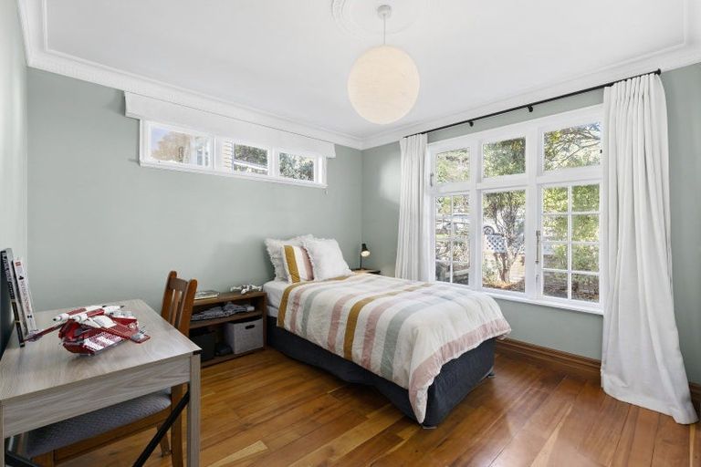 Photo of property in 3 Totara Street, Eastbourne, Lower Hutt, 5013