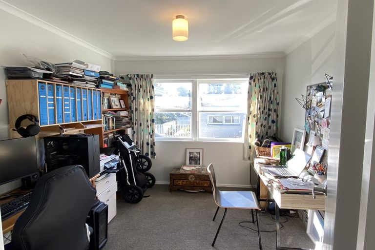 Photo of property in 8 Beswick Place, Birkdale, Auckland, 0626