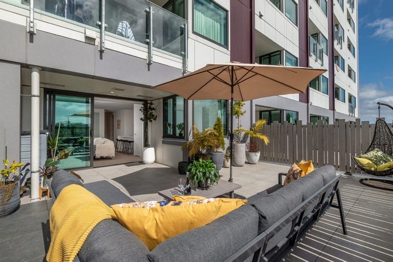 Photo of property in 205/8 Waikumete Road, Glen Eden, Auckland, 0602