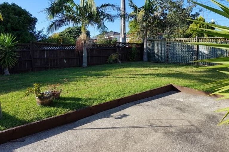 Photo of property in 114 Archers Road, Glenfield, Auckland, 0629