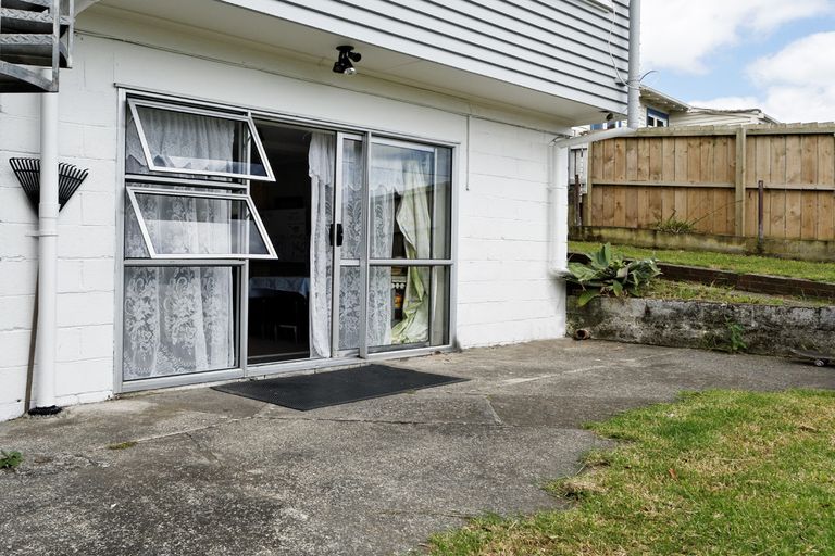 Photo of property in 61 West Coast Road, Glen Eden, Auckland, 0602