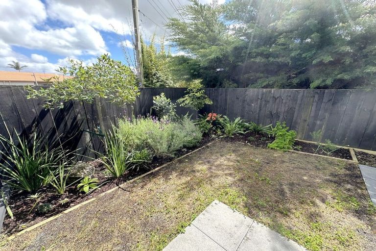 Photo of property in 24 Red Arches Road, Henderson, Auckland, 0610