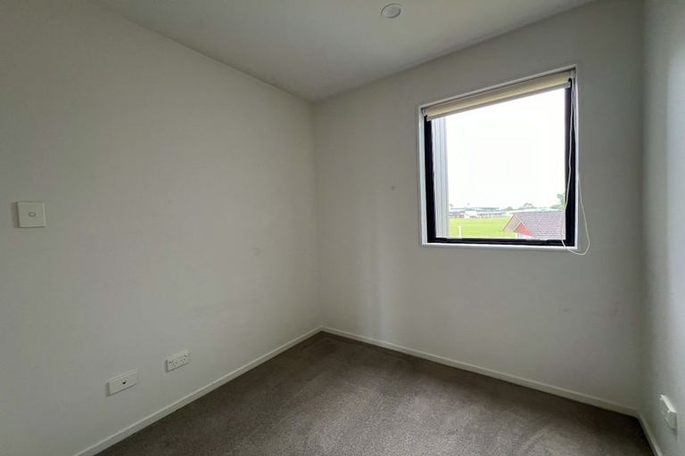 Photo of property in 11e Mandarin Place, Half Moon Bay, Auckland, 2012