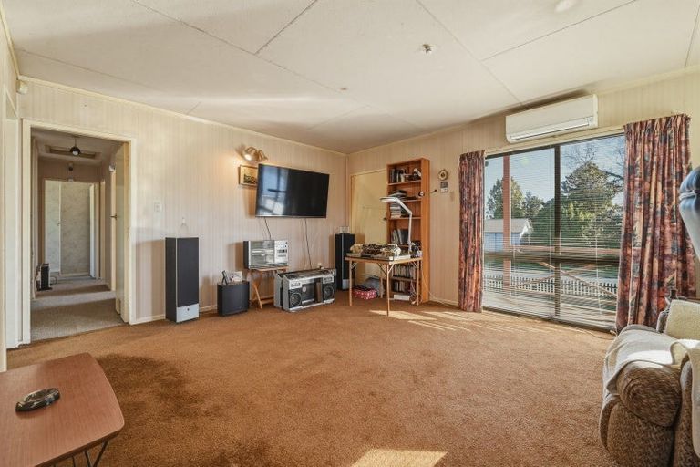 Photo of property in 35 Rewarewa Street, Owhata, Rotorua, 3010