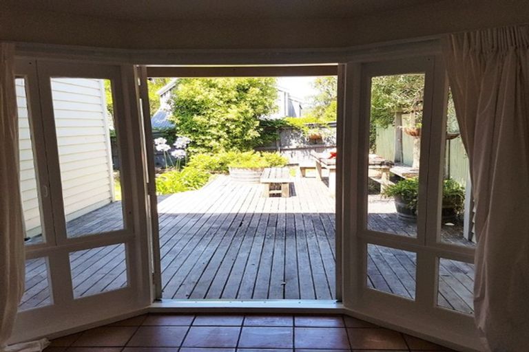 Photo of property in 1/12 Roslyn Terrace, Devonport, Auckland, 0624