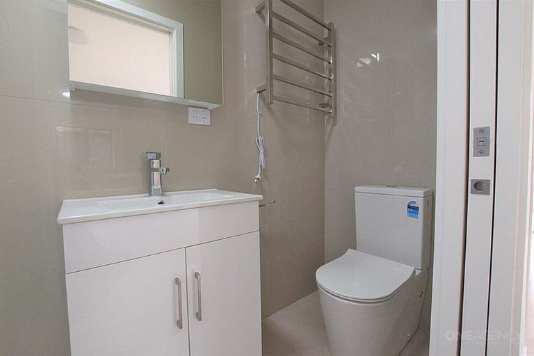 Photo of property in 12 Pleasant Road, Glen Eden, Auckland, 0602