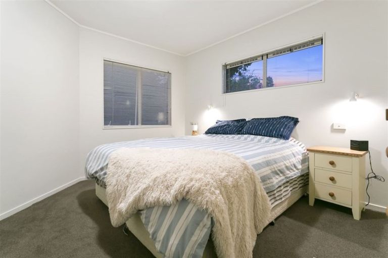 Photo of property in 2/74 Braemar Road, Castor Bay, Auckland, 0620