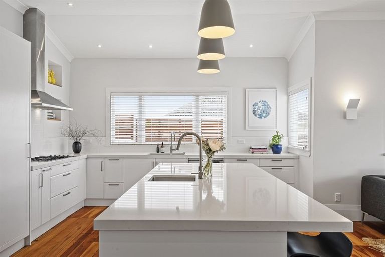 Photo of property in 1/20 Corrella Road, Belmont, Auckland, 0622