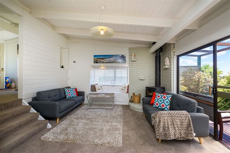 Photo of property in 651 East Coast Road, Browns Bay, Auckland, 0630