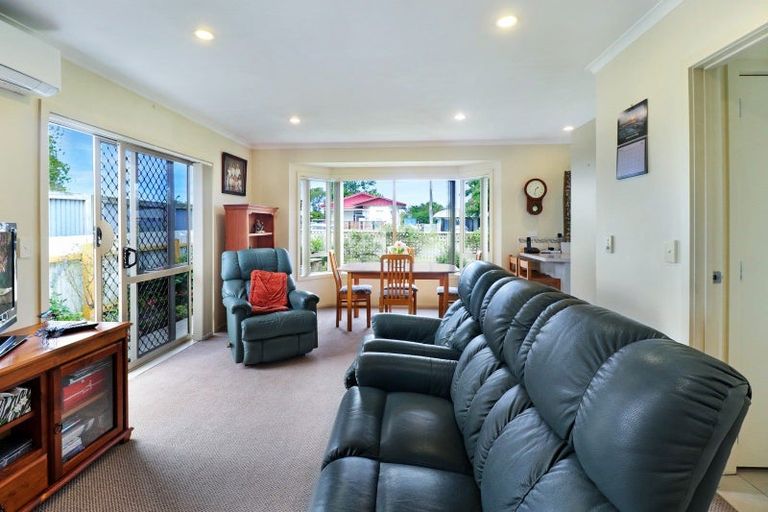 Photo of property in 19 Waverley Street, Elgin, Gisborne, 4010