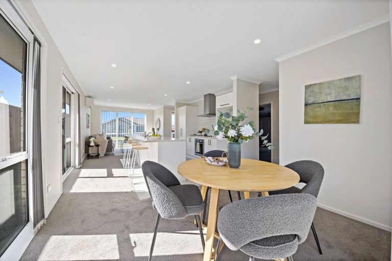 Photo of property in 17 Parton Road, Pukekohe, 2120
