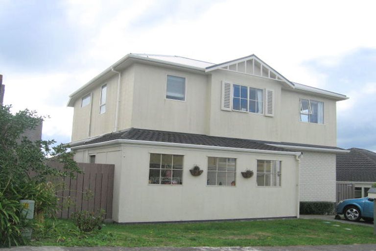 Photo of property in 79 Kaikoura Street, Maupuia, Wellington, 6022