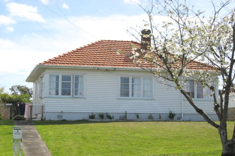 Photo of property in 3 Owen Street, Gonville, Whanganui, 4501