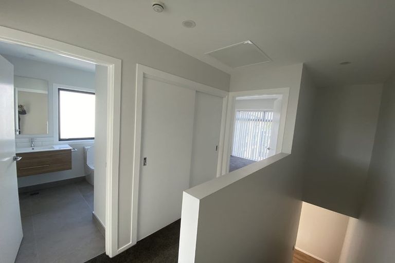 Photo of property in 15 Pukakaho Lane, Papatoetoe, Auckland, 2025