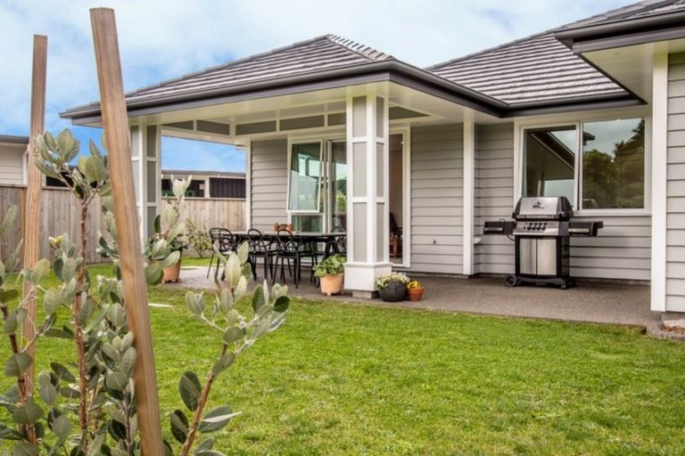 Photo of property in 37 Waipunahau Road, Waikanae, 5036