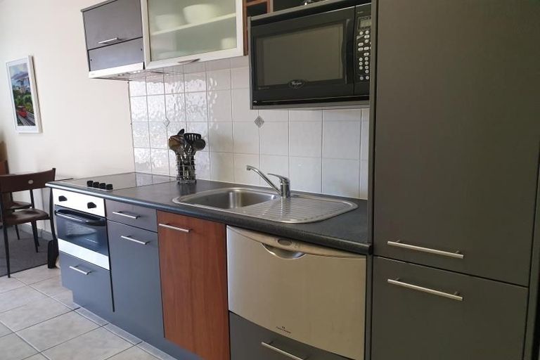 Photo of property in Atrium Towers, 6d/154 The Terrace, Wellington Central, Wellington, 6011