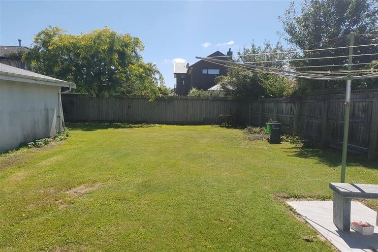 Photo of property in 422 Memorial Avenue, Burnside, Christchurch, 8053