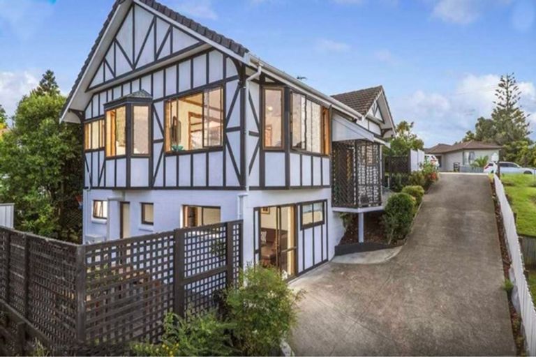 Photo of property in 1/126 Carlisle Road, Browns Bay, Auckland, 0632