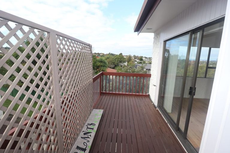Photo of property in 2/177 Forrest Hill Road, Forrest Hill, Auckland, 0620