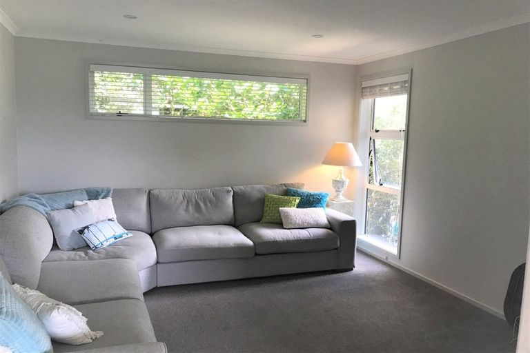 Photo of property in 63a Walton Street, Red Beach, 0932