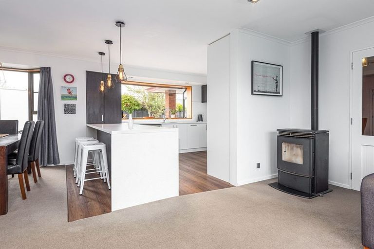 Photo of property in 8 Goodall Place, Redwood, Christchurch, 8051