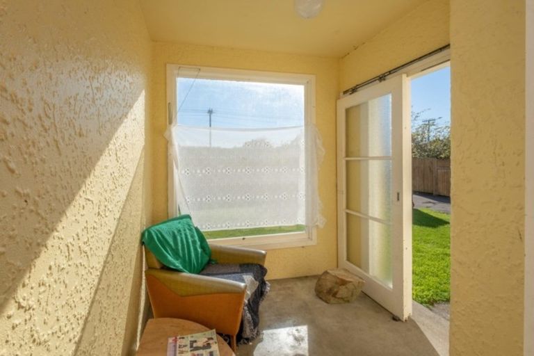 Photo of property in 2 Collins Street, Hawera, 4610