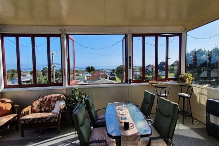 Photo of property in 92 Matai Street, Castlecliff, Whanganui, 4501