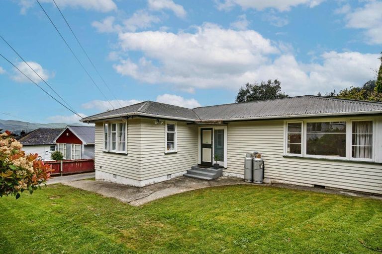 Photo of property in 47 Hay Street, Naenae, Lower Hutt, 5011