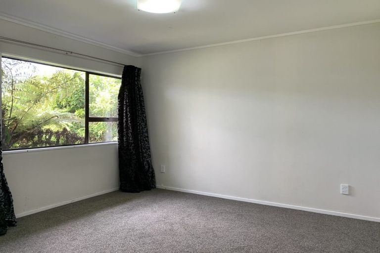 Photo of property in 20 Tatyana Place, Massey, Auckland, 0614