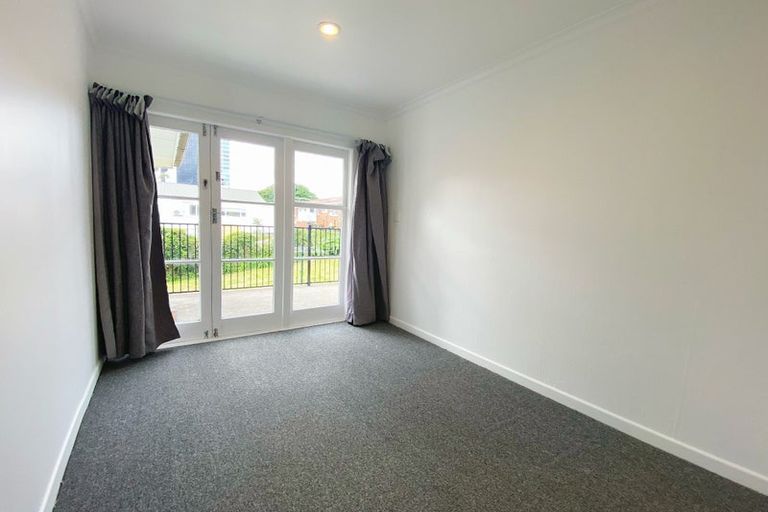 Photo of property in 1/8a Bracken Avenue, Takapuna, Auckland, 0622