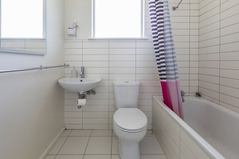 Photo of property in 2/544 Barbadoes Street, Edgeware, Christchurch, 8013