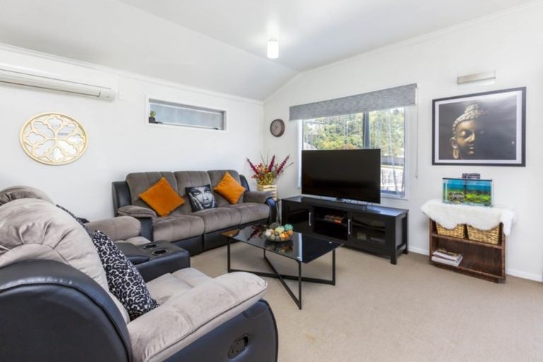 Photo of property in 50 Stokes Valley Road, Stokes Valley, Lower Hutt, 5019