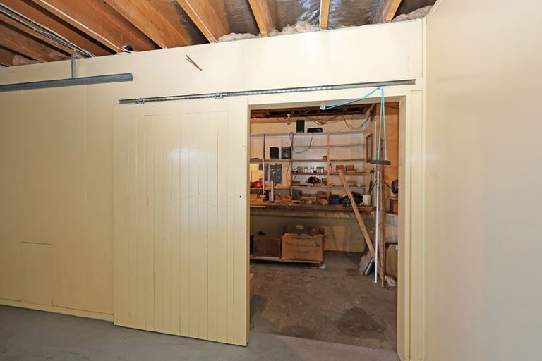 Photo of property in 11 Leven Street, South Hill, Oamaru, 9400