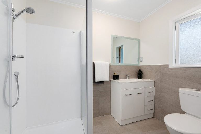 Photo of property in 2/306 Beach Road, Campbells Bay, Auckland, 0630