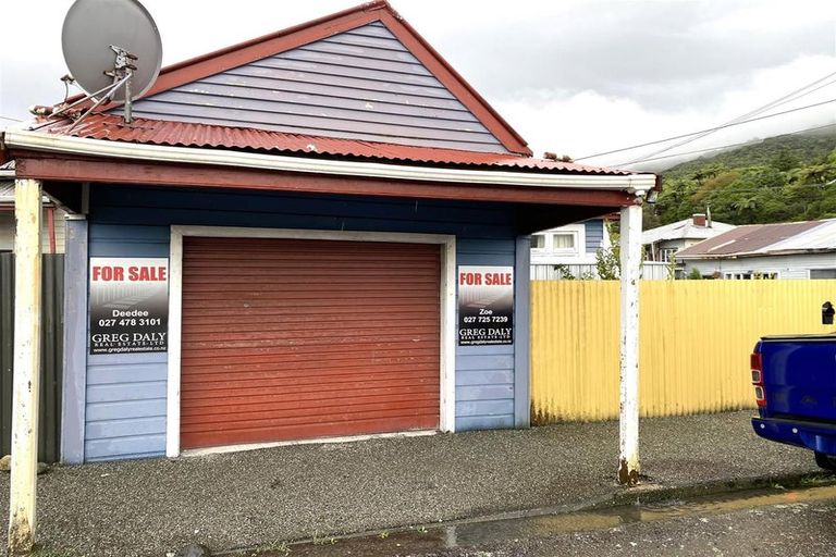 Photo of property in 15 Thompson Street, Greymouth, 7805
