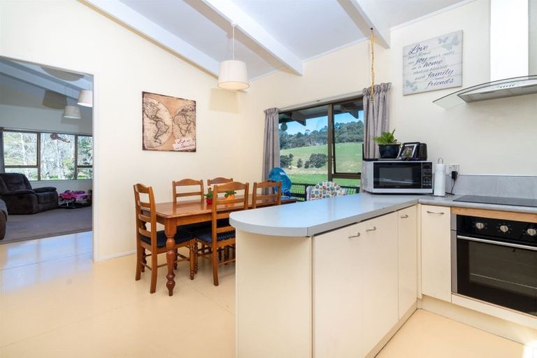 Photo of property in 99 Mcpike Road, Waimauku, 0883