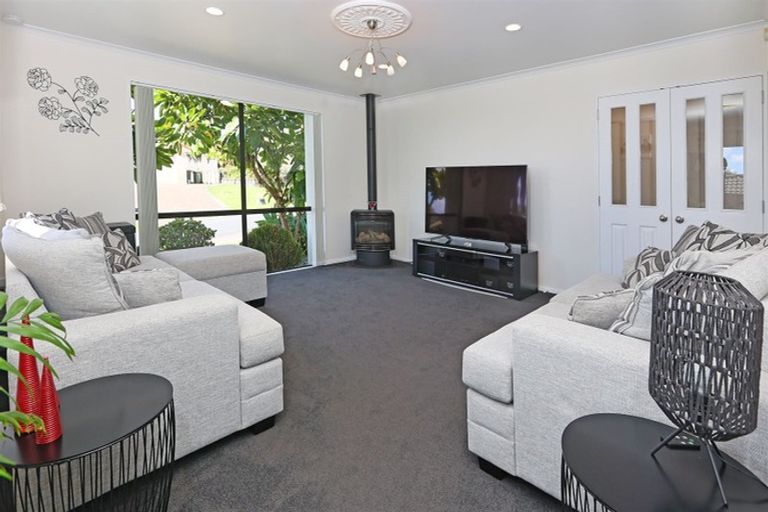 Photo of property in 3 Amesbury Rise, Henderson, Auckland, 0612