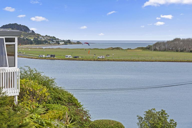 Photo of property in 30a Wainui Road, Raglan, 3225