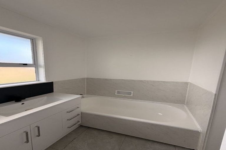 Photo of property in 27 Island View Road, Western Heights, Rotorua, 3015