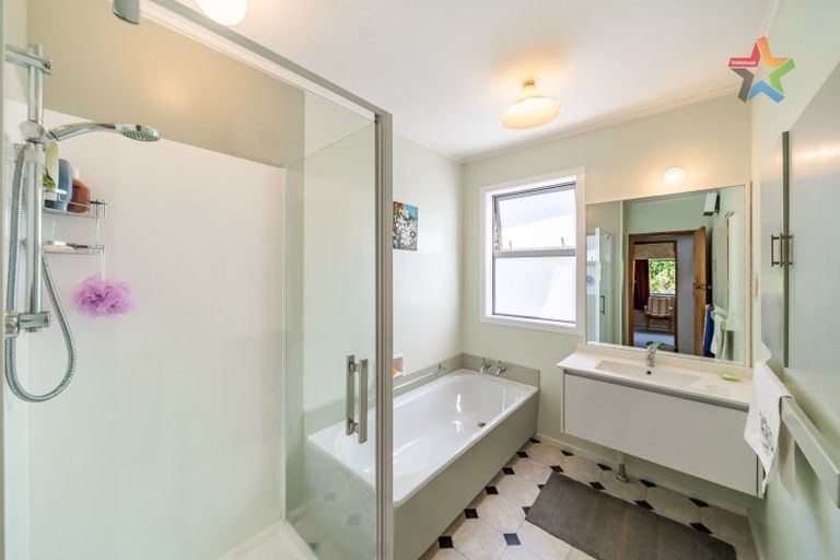 Photo of property in 1119 Coast Road, Wainuiomata Coast, Wainuiomata, 5373