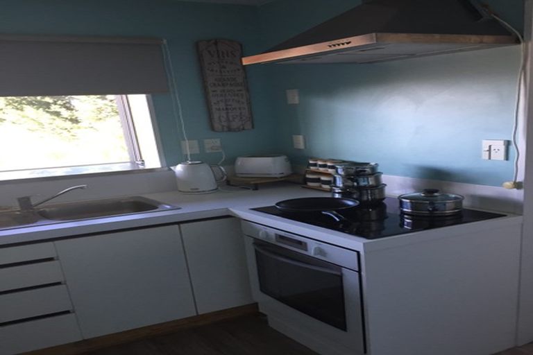 Photo of property in 17 Selleck Street, Mount Pleasant, Christchurch, 8081