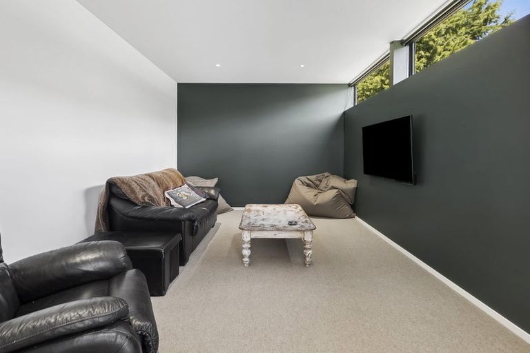 Photo of property in 7 Fern Burn Close, Wanaka, 9305