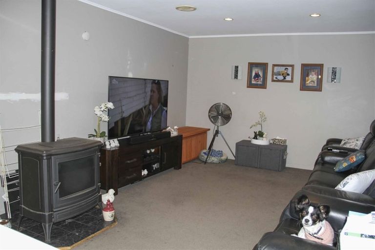 Photo of property in 14 Ferry Road, Tuatapere, 9620